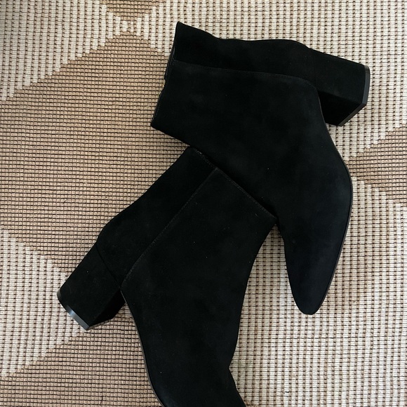 Bruno Magli black suede ankle zip booties - Picture 3 of 5